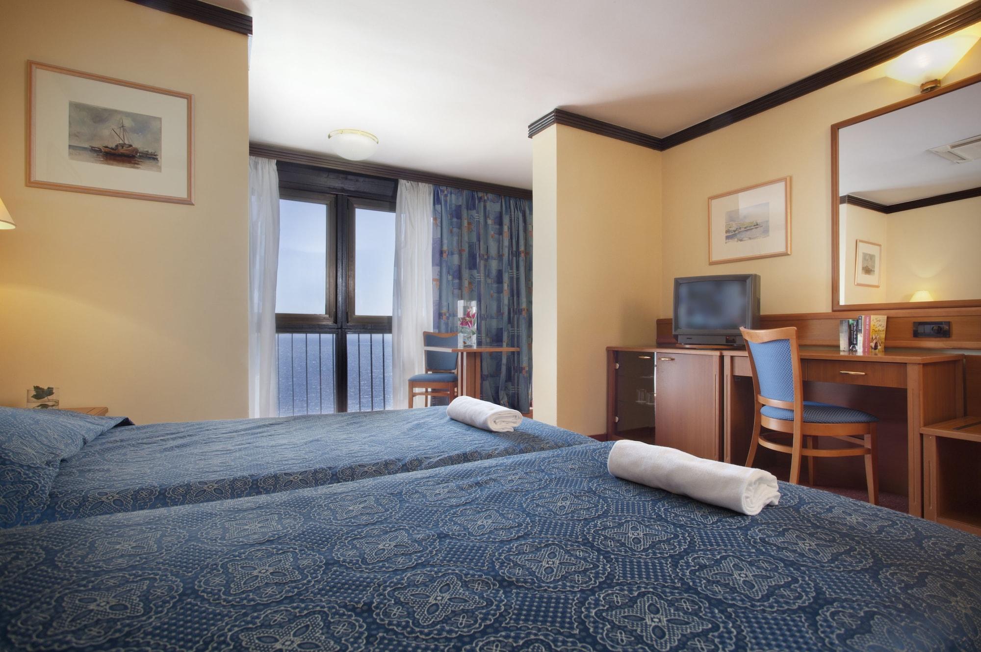 Hotel Kristal - Liburnia オパティヤ エクステリア 写真