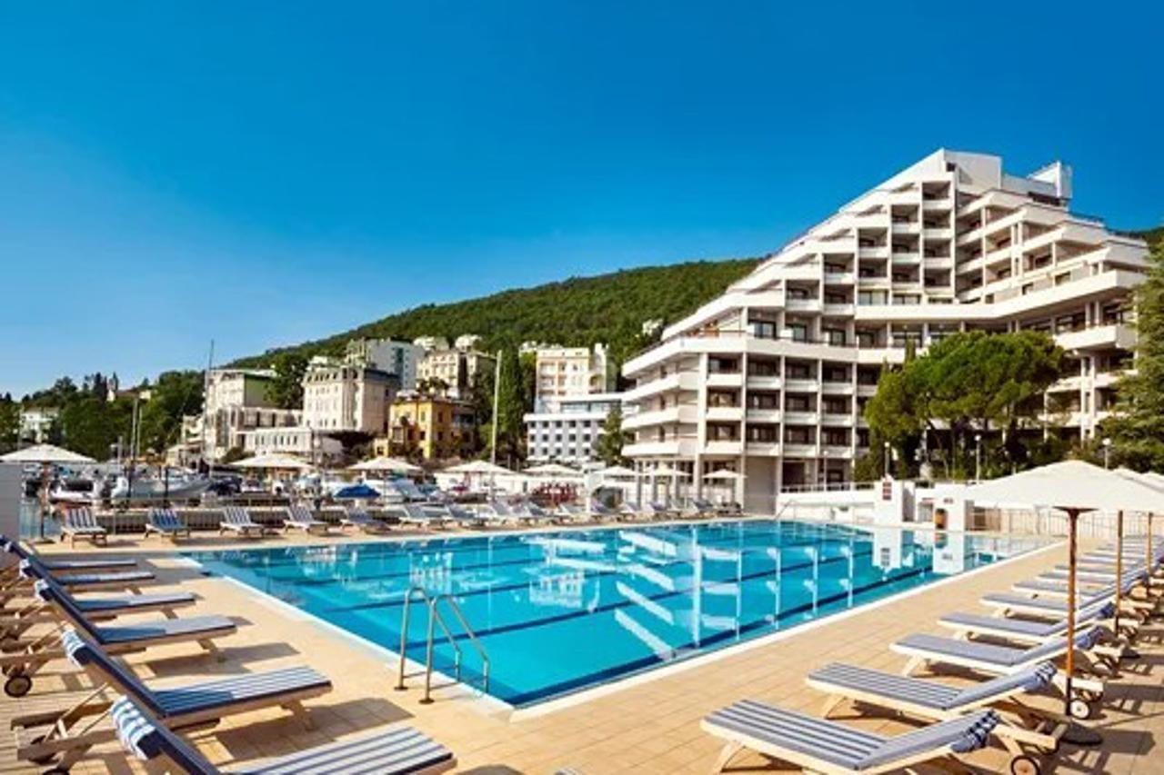 Hotel Kristal - Liburnia オパティヤ エクステリア 写真