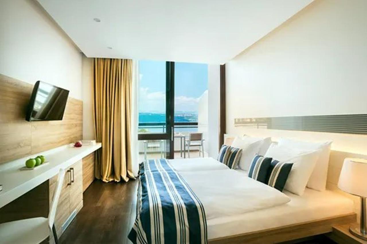 Hotel Kristal - Liburnia オパティヤ エクステリア 写真