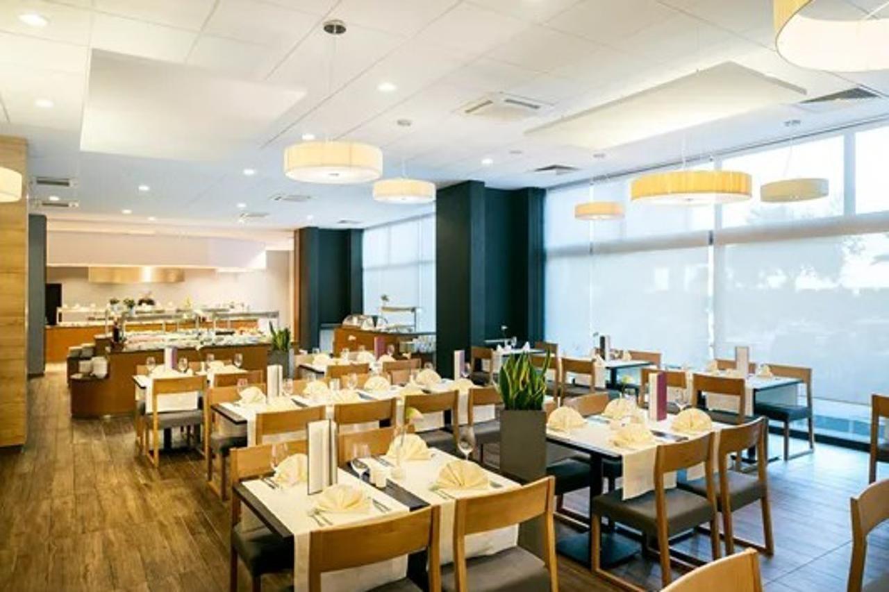 Hotel Kristal - Liburnia オパティヤ エクステリア 写真