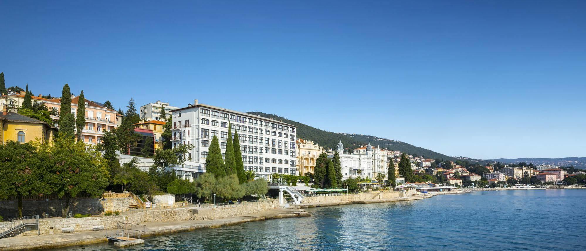 Hotel Kristal - Liburnia オパティヤ エクステリア 写真