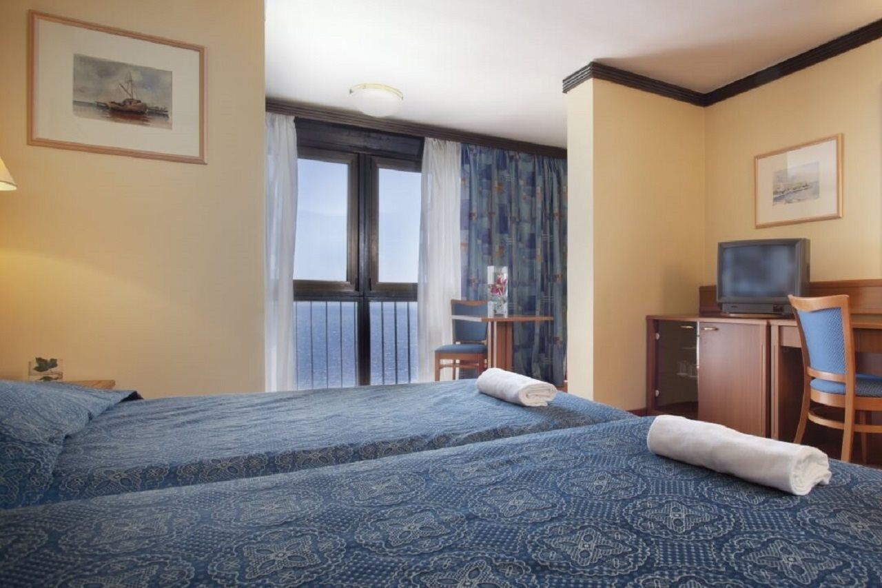 Hotel Kristal - Liburnia オパティヤ エクステリア 写真