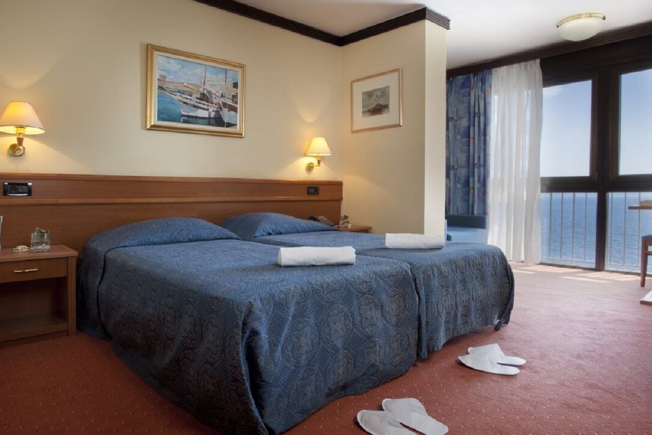 Hotel Kristal - Liburnia オパティヤ エクステリア 写真